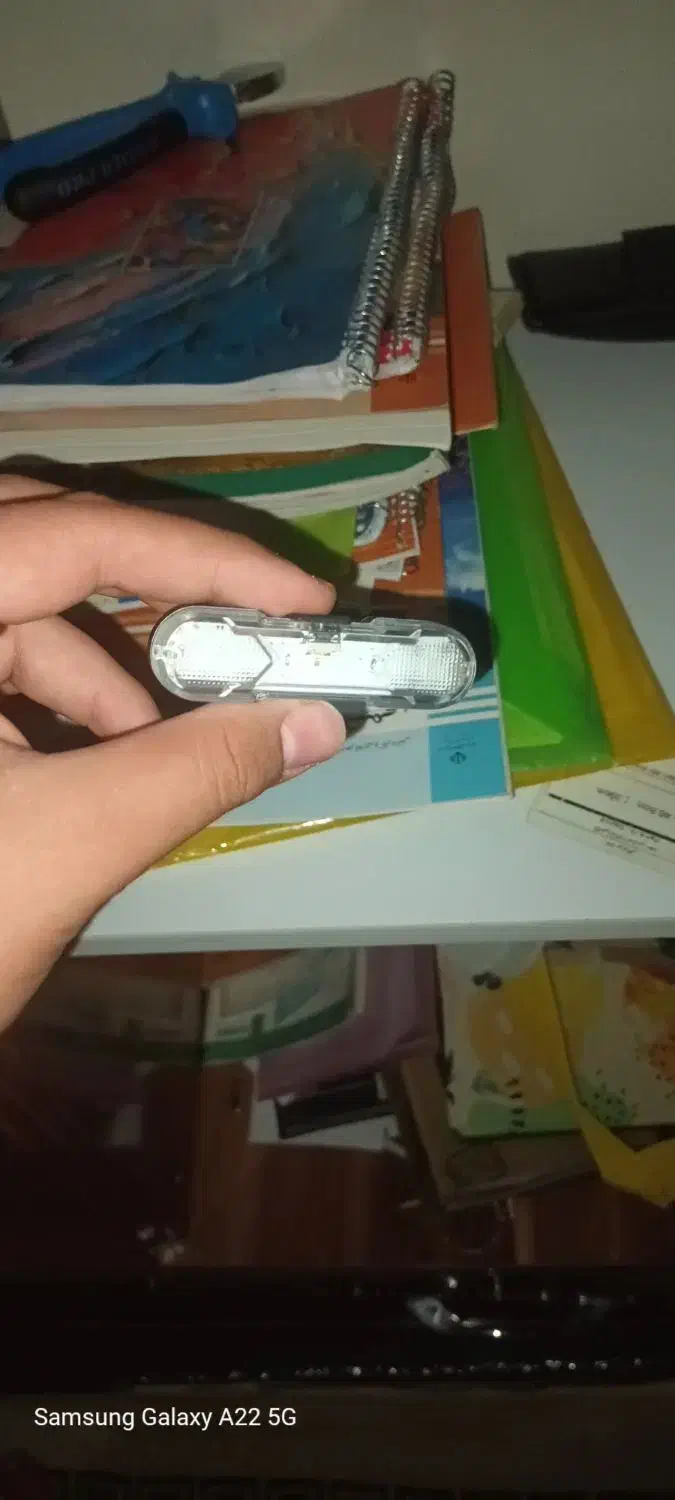 چراغ پلیسی|لامپ و چراغ|شاهین‌شهر, شهرک سایت|دیوار