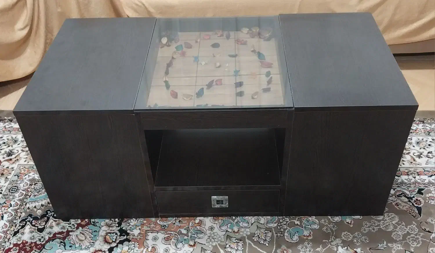 جلومبلی|مبلمان خانگی و میز عسلی|رشت, نخودچر|دیوار