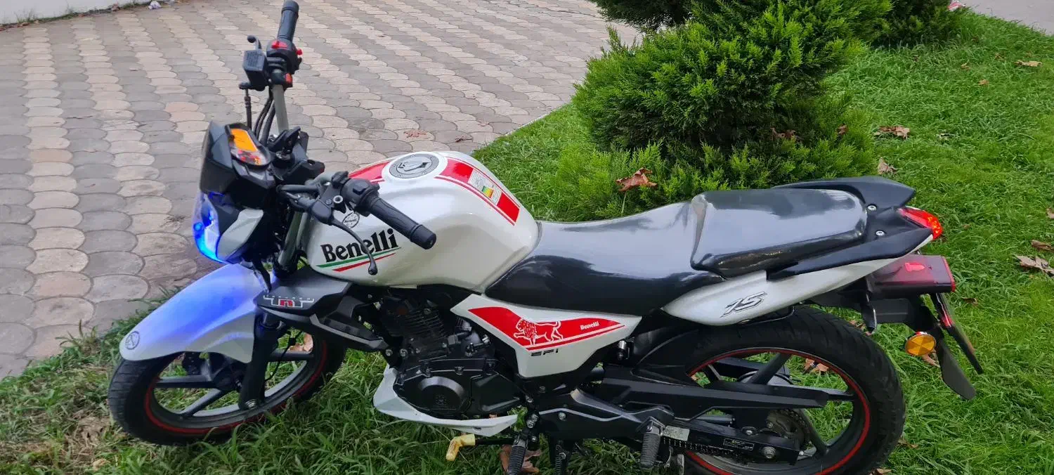 بنلی مدل 402 فروش فوری|موتورسیکلت|رشت, یخسازی|دیوار