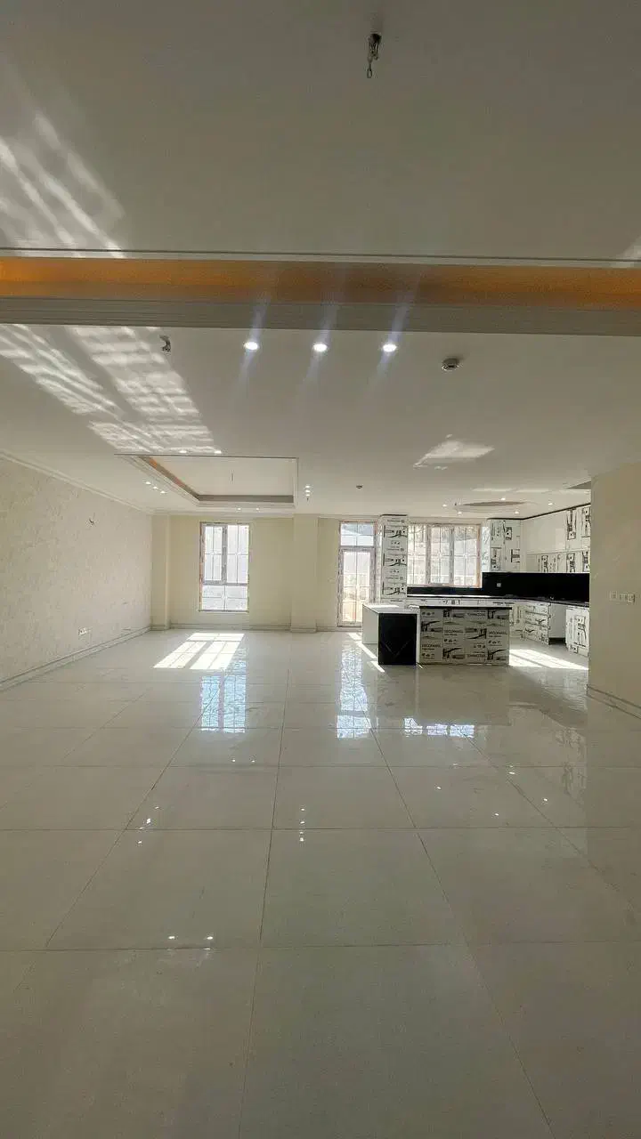 ۲۰۰ متر طالقانی قیمت بینصبیات تحویل با نصبیات شیک|فروش آپارتمان|ورامین, ورامین|دیوار