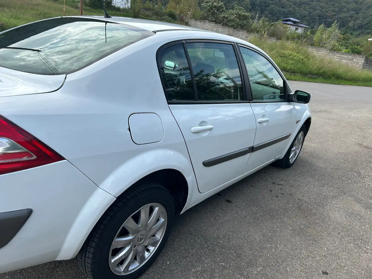 مگان ۲۰۰۰ اتوماتیک مدل ۹۰|خودرو سواری و وانت|رشت, پورسینا|دیوار