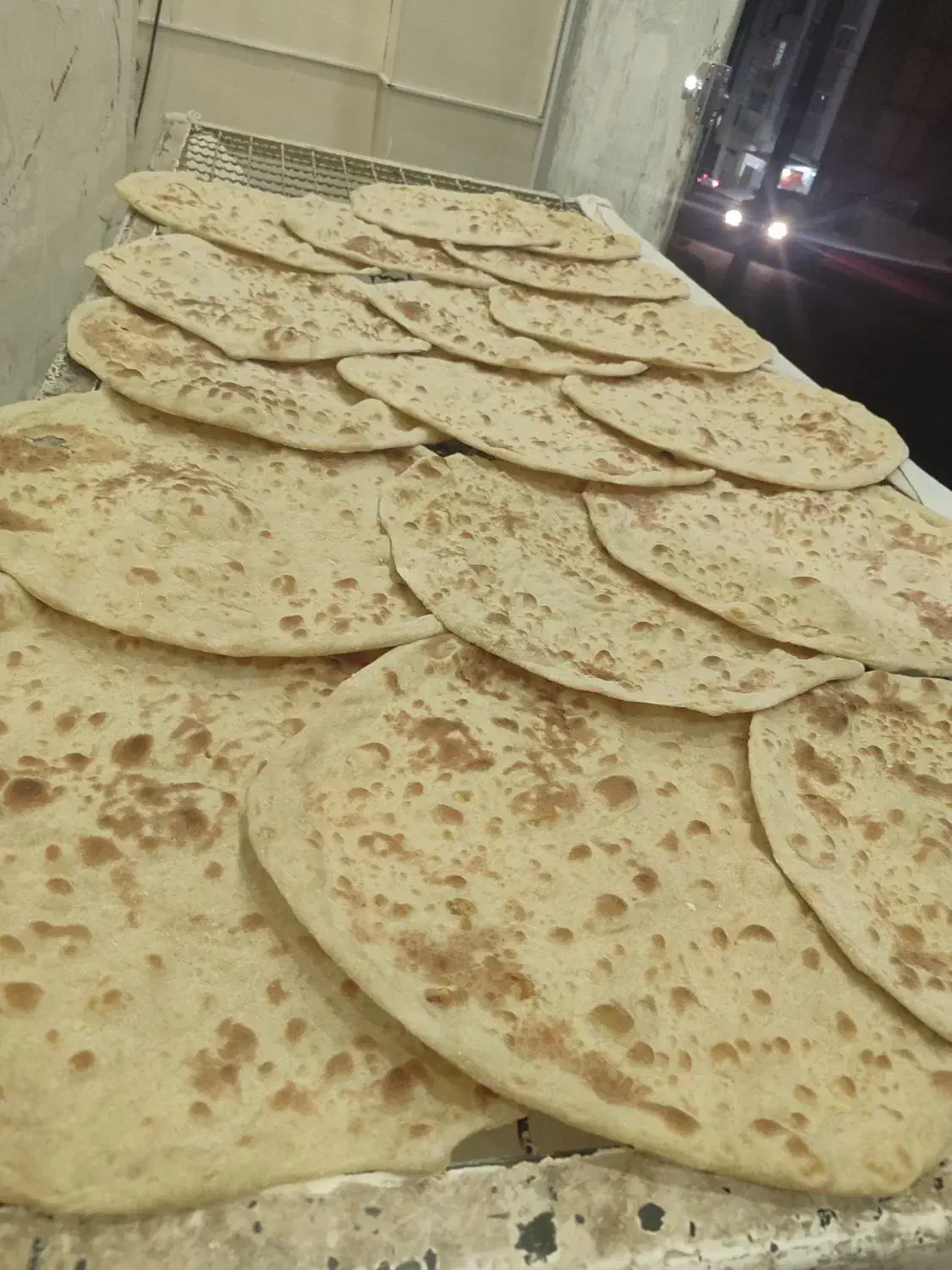 نیازمند نیروی خانم در نانوایی|استخدام خدمات فروشگاه و رستوران|شهرکرد, |دیوار