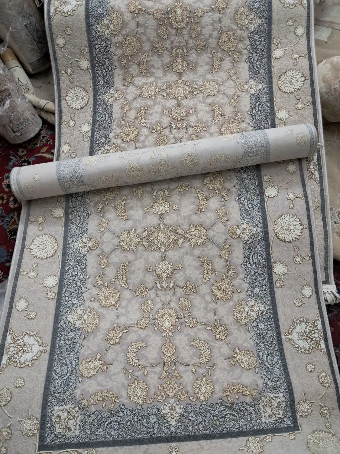 ۲تا فرش۱/۵متری و۲تاگرد۳متری۱۲۰۰شانه۳۶۰۰تراکم آکبند|فرش|تهران, سجاد|دیوار