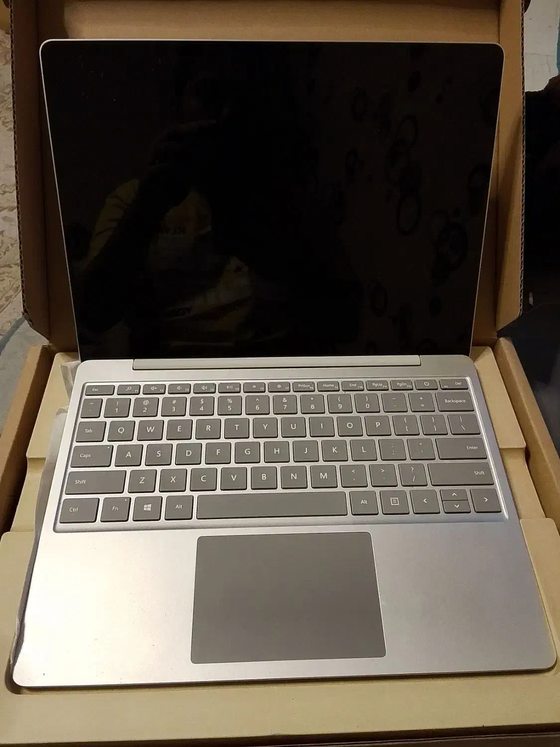 lap top surface go|رایانه همراه|اندیشه, اندیشه فاز ۱|دیوار