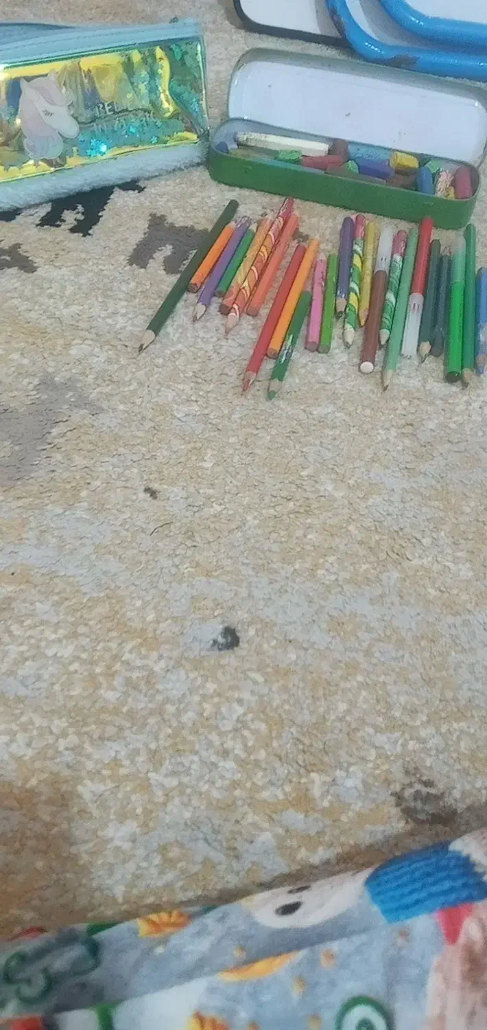 مدادرنگی و جامدادی وپاستل|لوازم التحریر|رشت, گلباغ نماز|دیوار