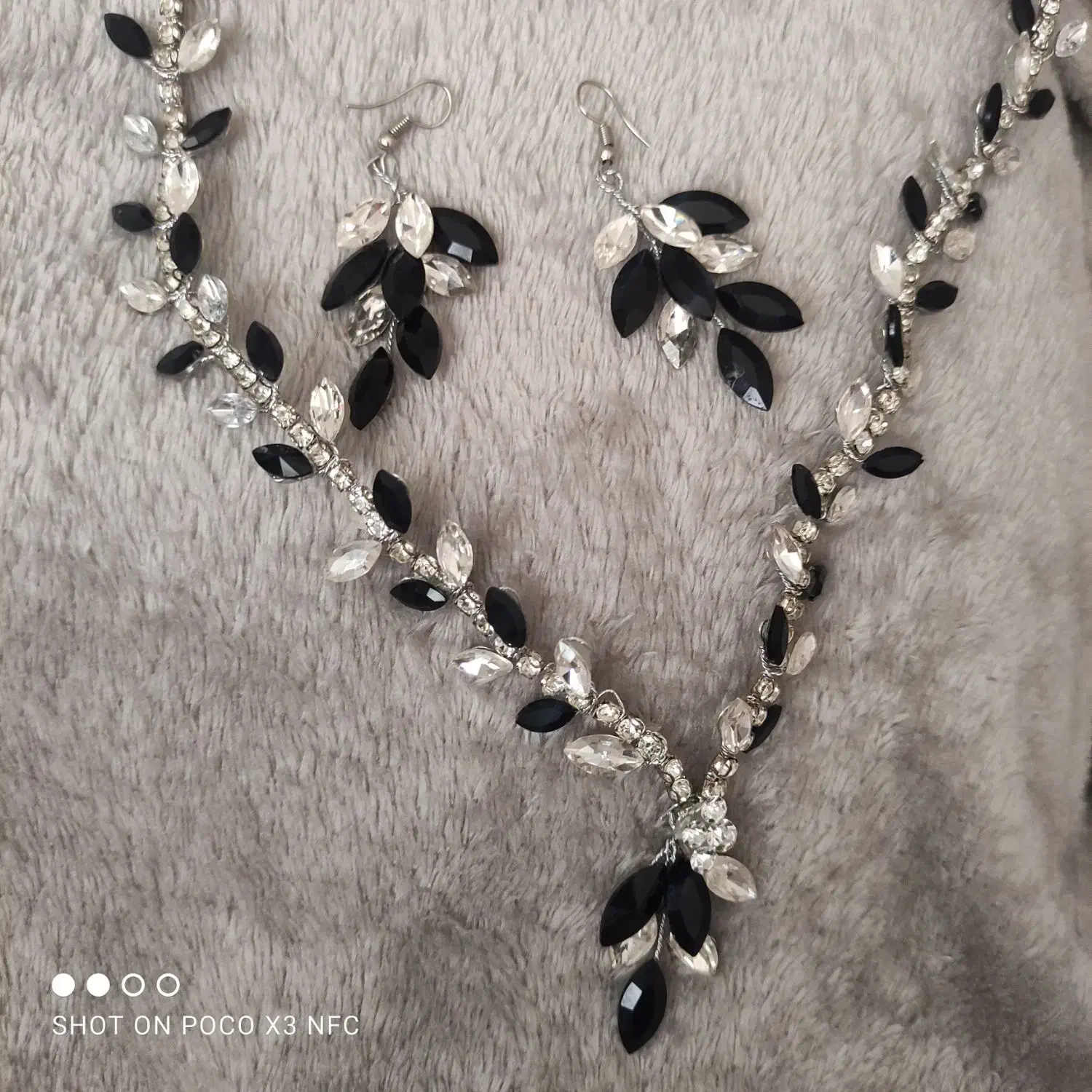 گردنبند و گوشواره و تاج|بدلیجات|مشهد, شهید رضوی|دیوار