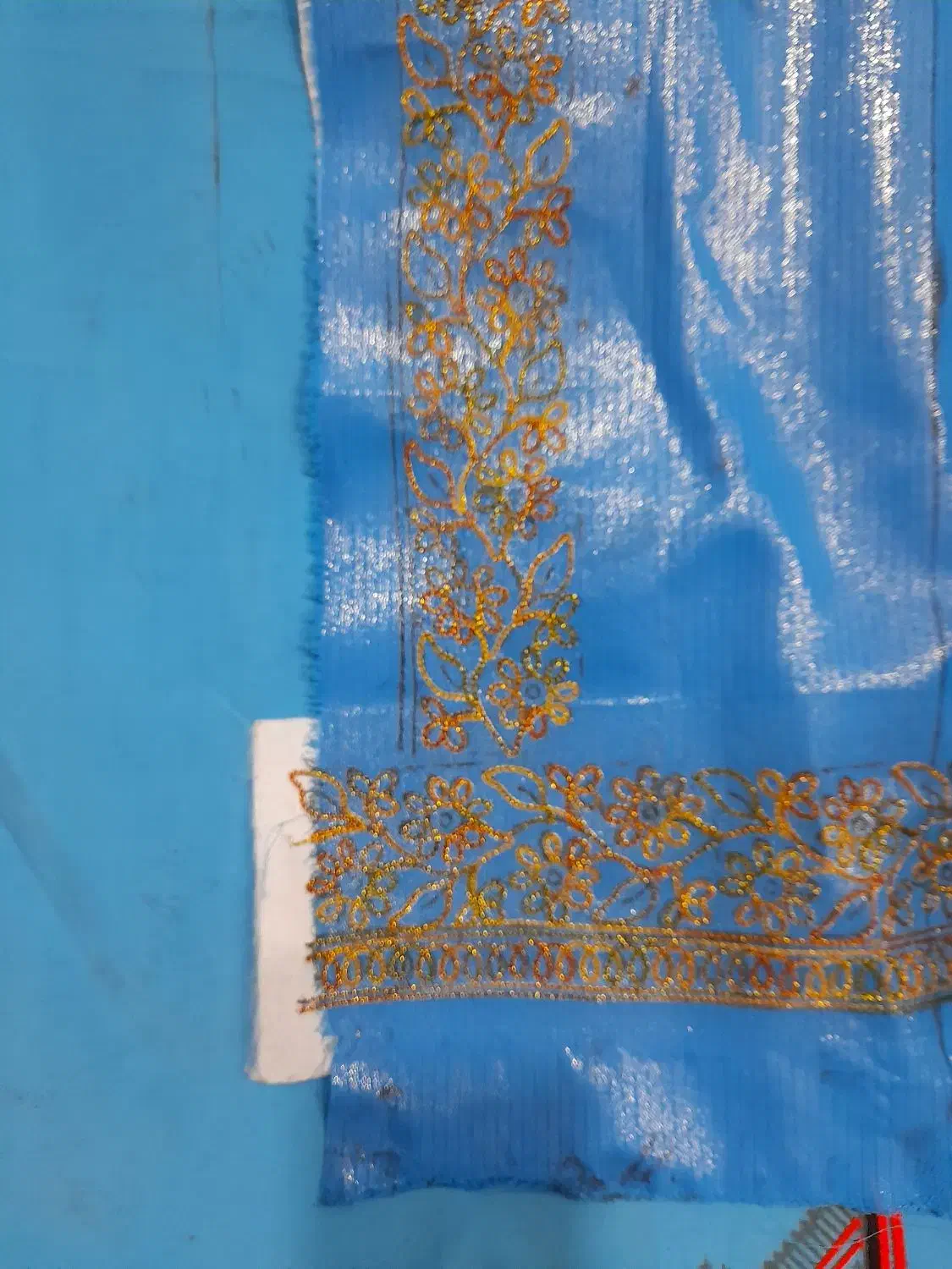 فروشی یک دست لباس 4وجبی وی چرخ زه دوزی|چرخ خیاطی و ریسندگی|سراوان, |دیوار