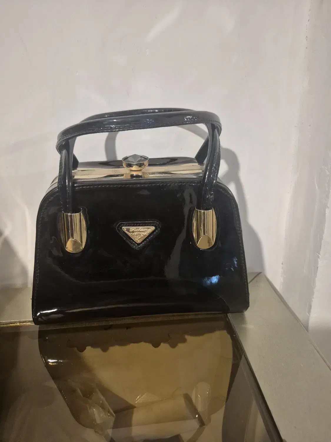 کیف ورنی|کیف، کفش، کمربند|اراک, |دیوار