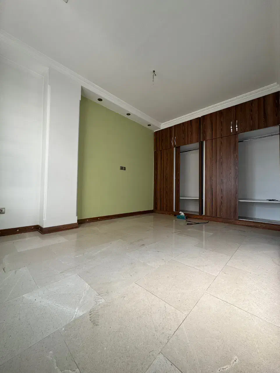 ۵۸ متر ** ظفر کوچه افشین ** ۹ ساله طبقه چهارم