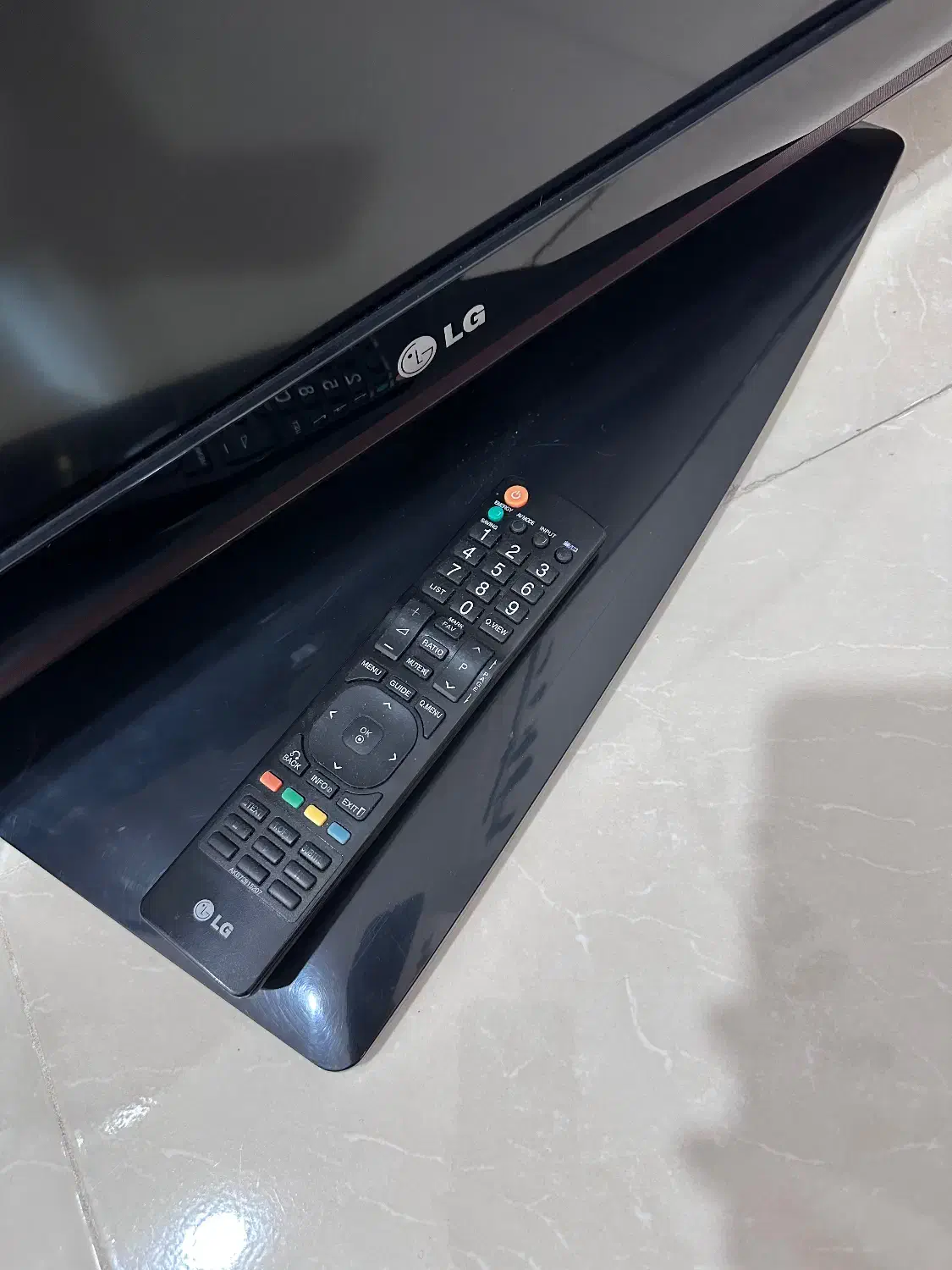 تلویزیون اصل الجی|تلویزیون و پروژکتور|رشت, سعدی (تختی)|دیوار