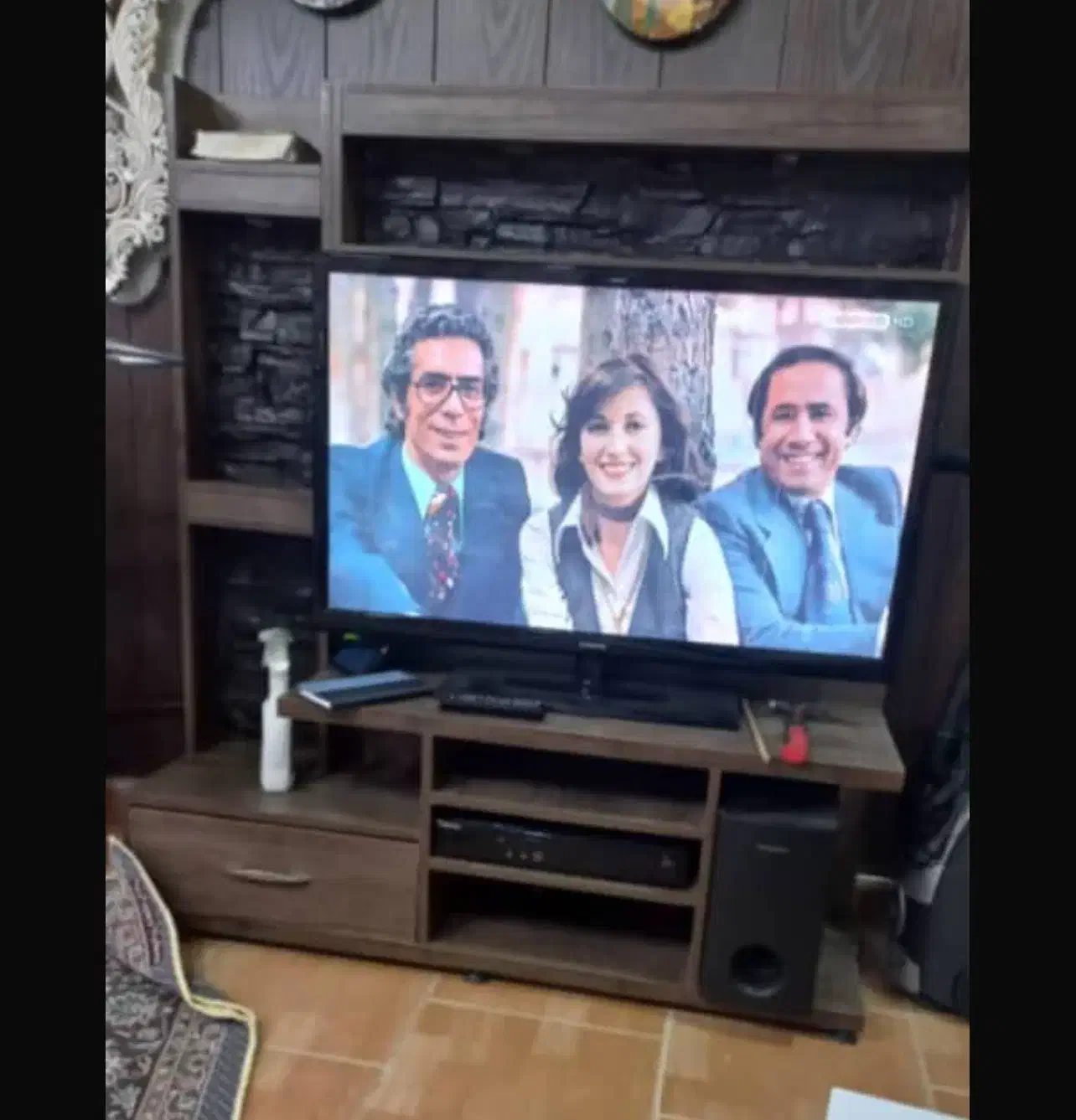 تلوزیون سامسونگ ۴۲|تلویزیون و پروژکتور|بندر انزلی, پرستار|دیوار