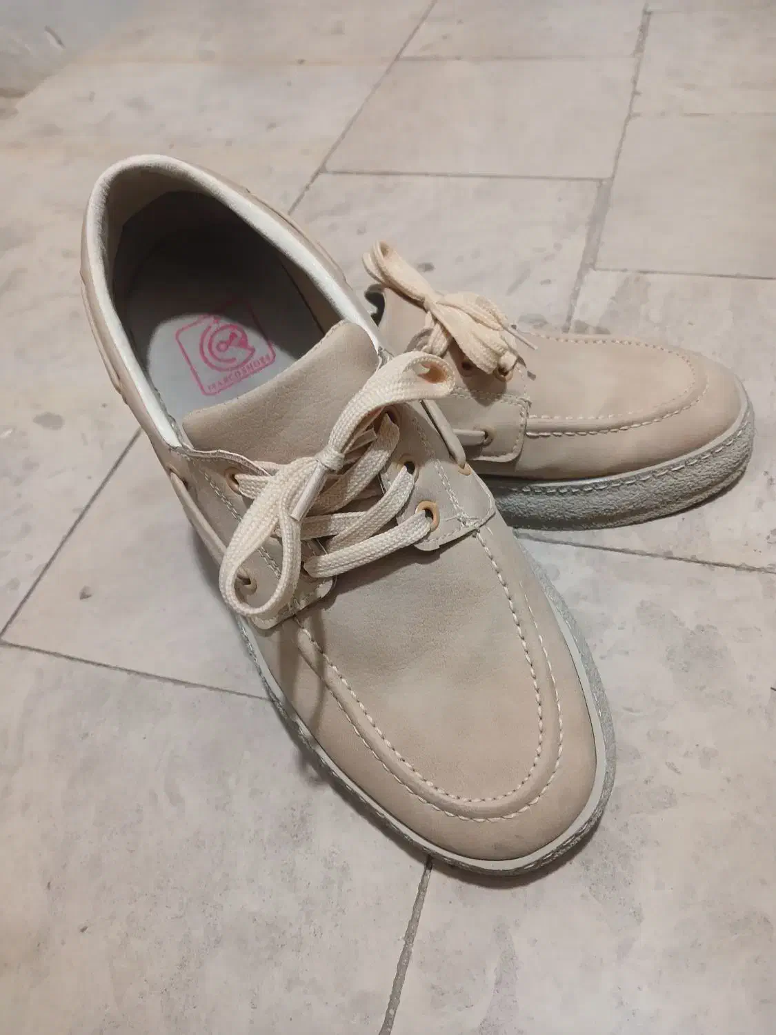 کفش|کیف، کفش، کمربند|بیرجند, |دیوار