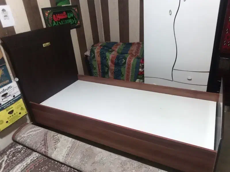 تخت خواب|تشک تختخواب|قم, طلاب غیر ایرانی|دیوار