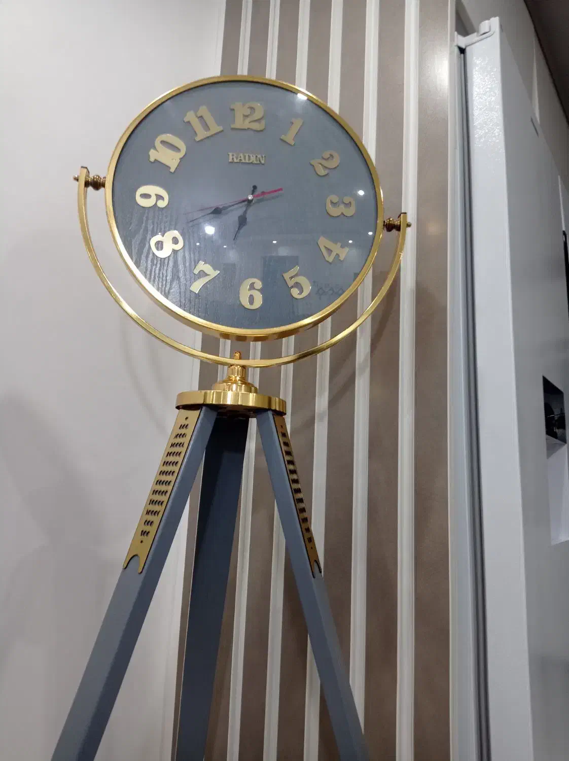 ساعت ایستاده|ساعت دیواری و تزئینی|ساوه, |دیوار