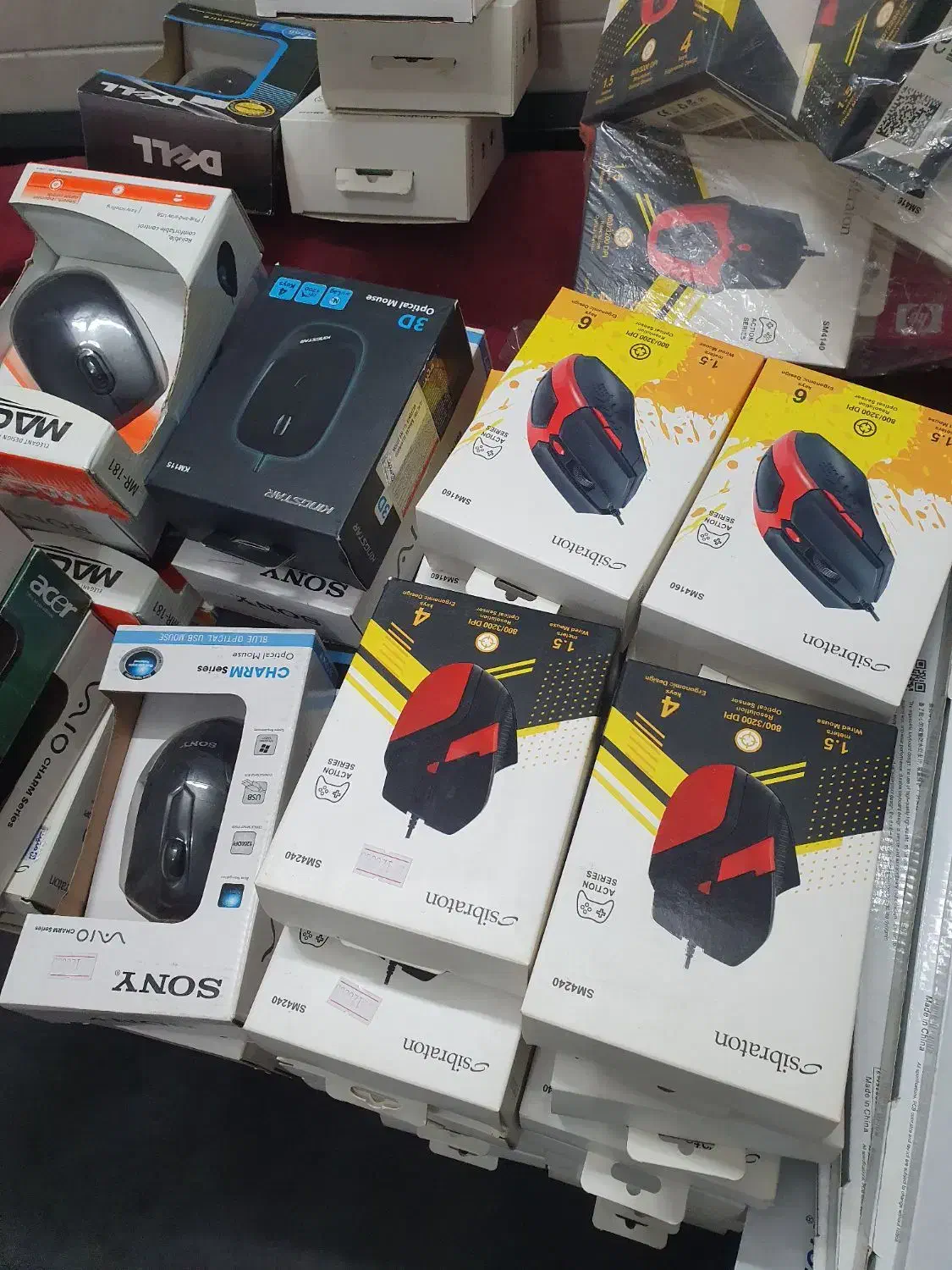 تعداد زیادی ماوس و کیبورد و لوازم جانبی|قطعات و لوازم جانبی رایانه|یزد, |دیوار