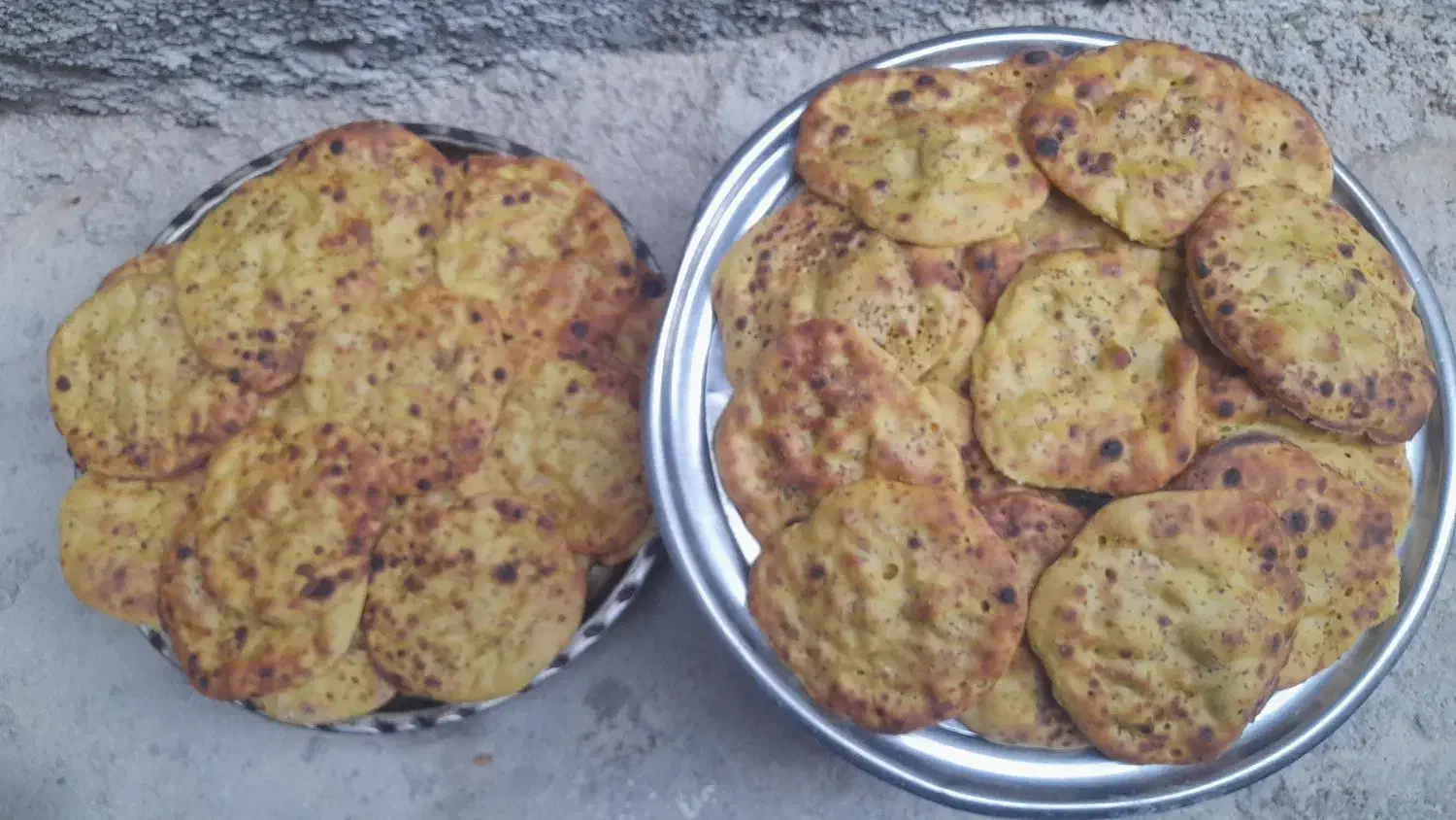 نون محلی گرده زرد و نون سنگک|خوردنی و آشامیدنی|لردگان, |دیوار