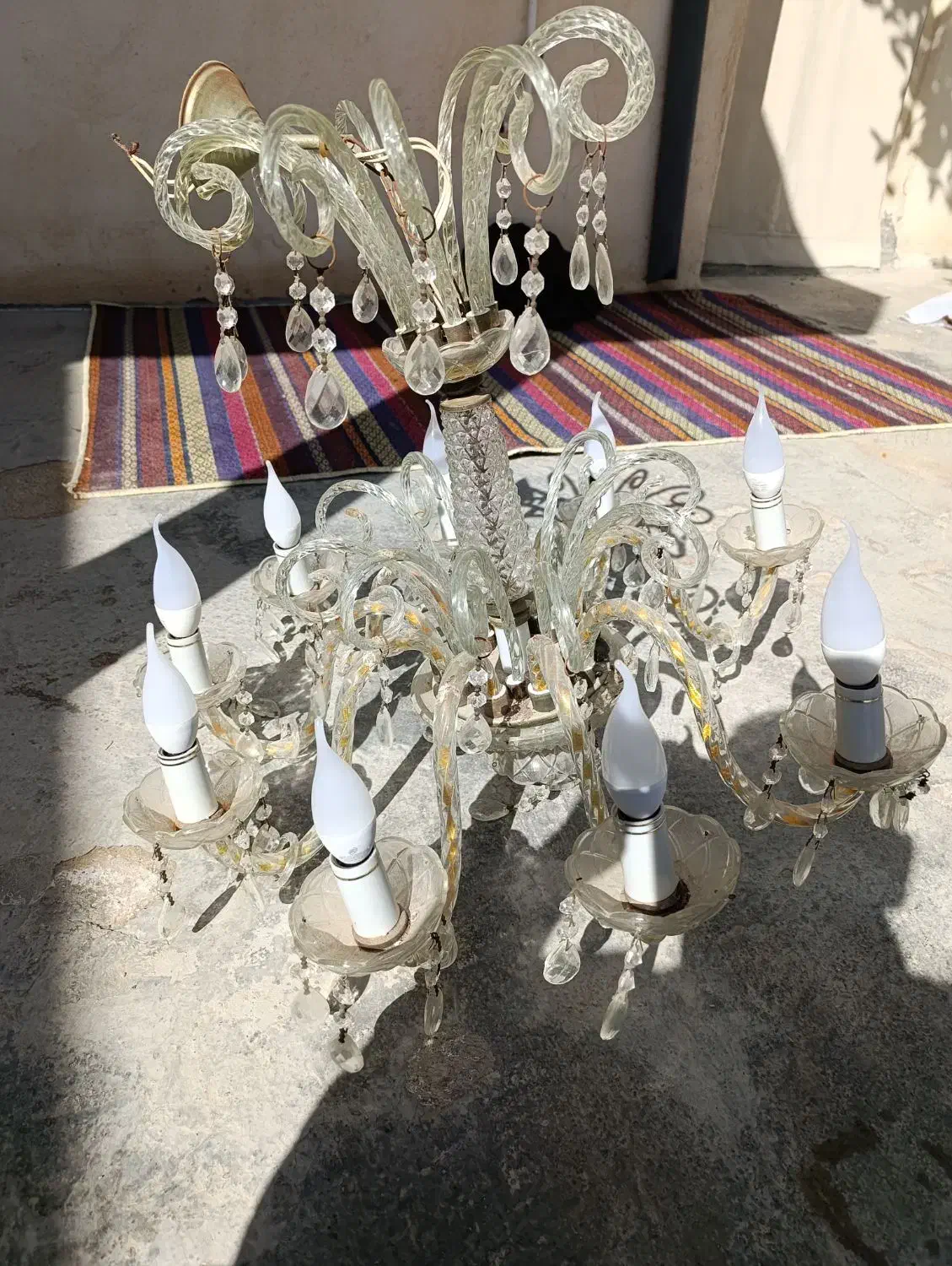 لوستر بزرگ|لوستر و چراغ آویز|بندر گناوه, |دیوار