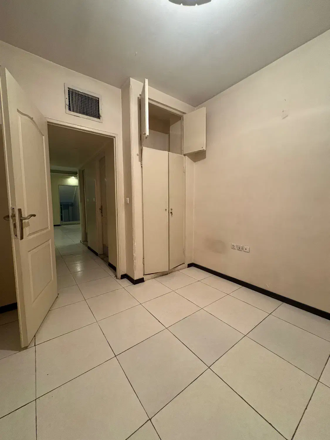 گلبرگ مسیل باختر کرمان ۸۰متر ط۲تکواحدی دوخواب