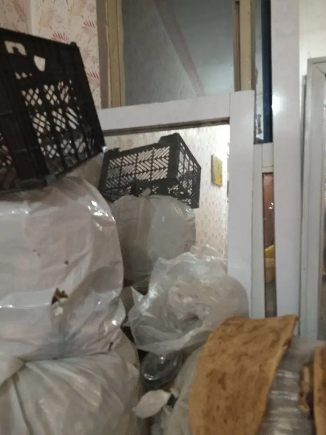 آینه و صندلی|آرایشگاه و سالن‌های زیبایی|مشهد, محمدآباد|دیوار