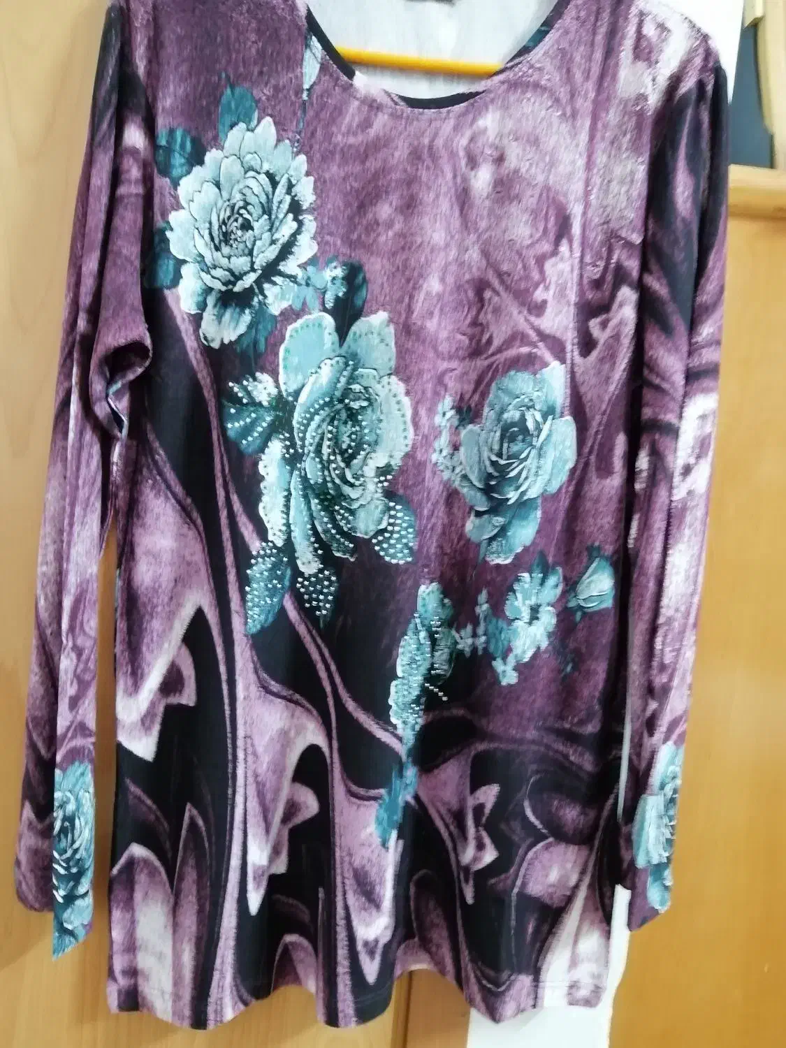 بلوز|لباس|کوهپایه, |دیوار