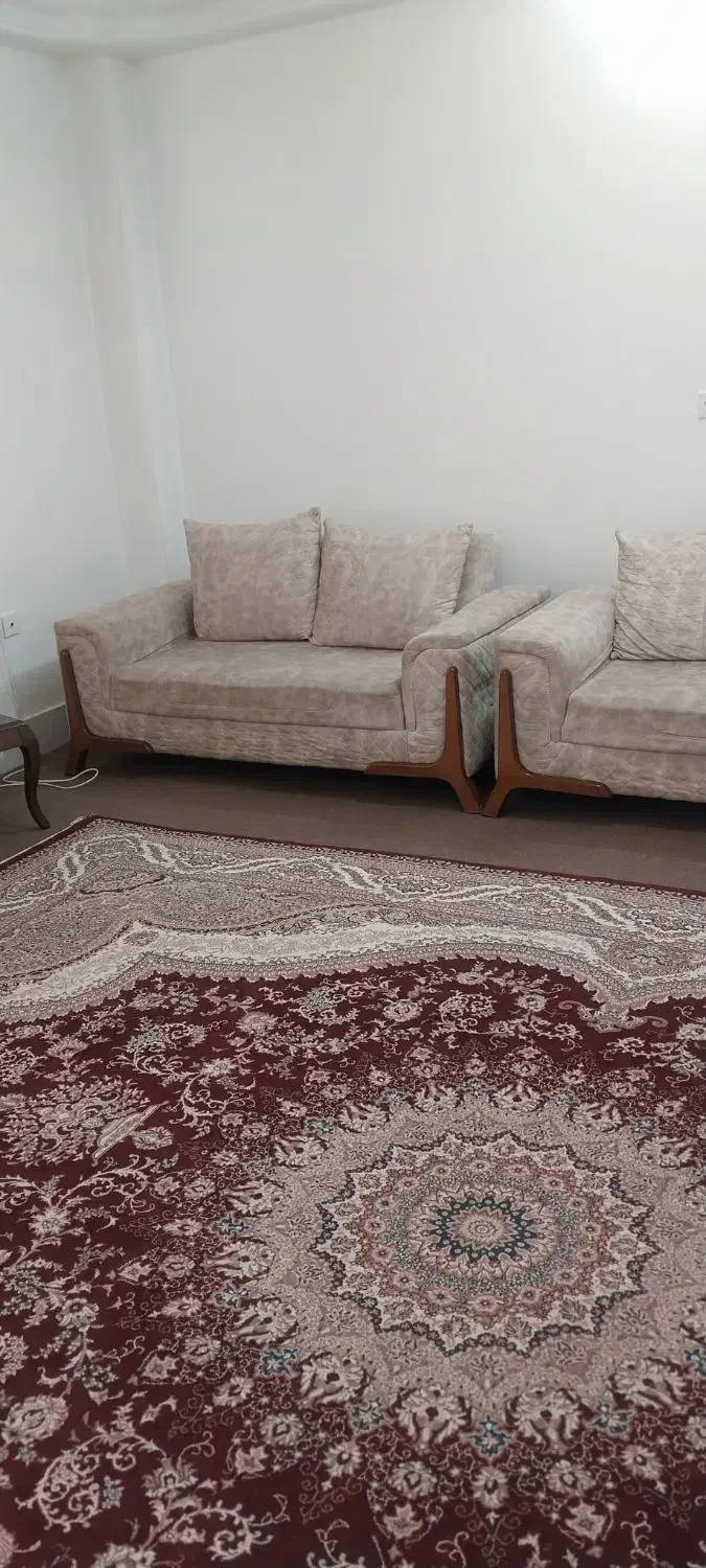 مبل تر و تمیز به علت جا به جایی میخواهم بفروشم|مبلمان خانگی و میز عسلی|علیآباد کتول, |دیوار