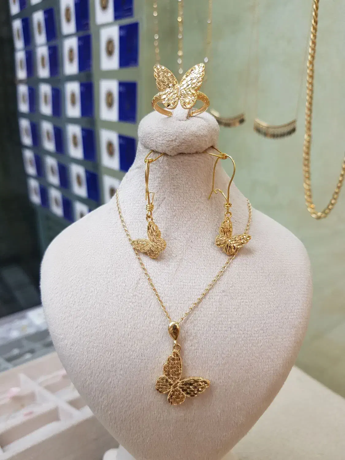 نیم ست پروانه|جواهرات|کاشان, بازار کاشان|دیوار