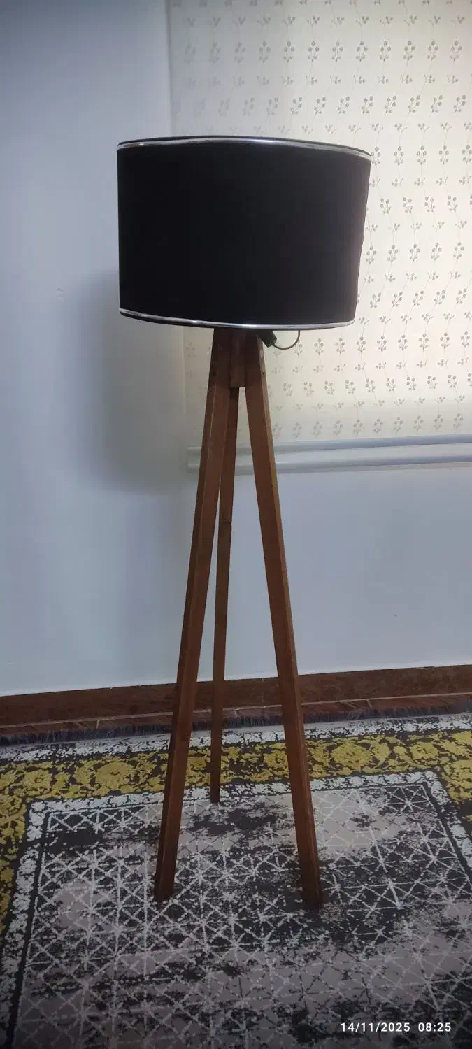 آباژور ایستاده|چراغ خواب و آباژور|گرگان, |دیوار