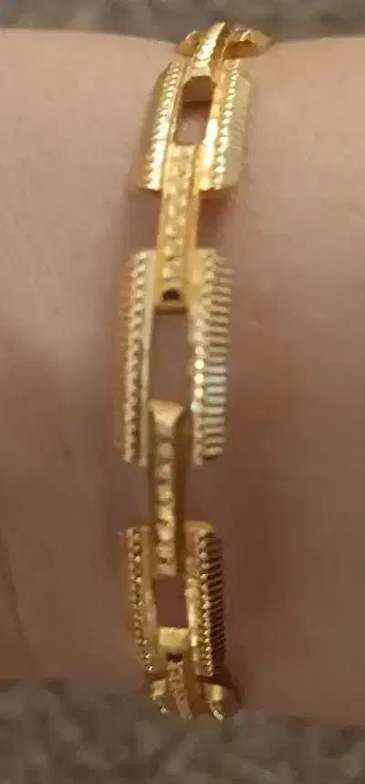 النگو‌نونو|جواهرات|رامشیر, |دیوار