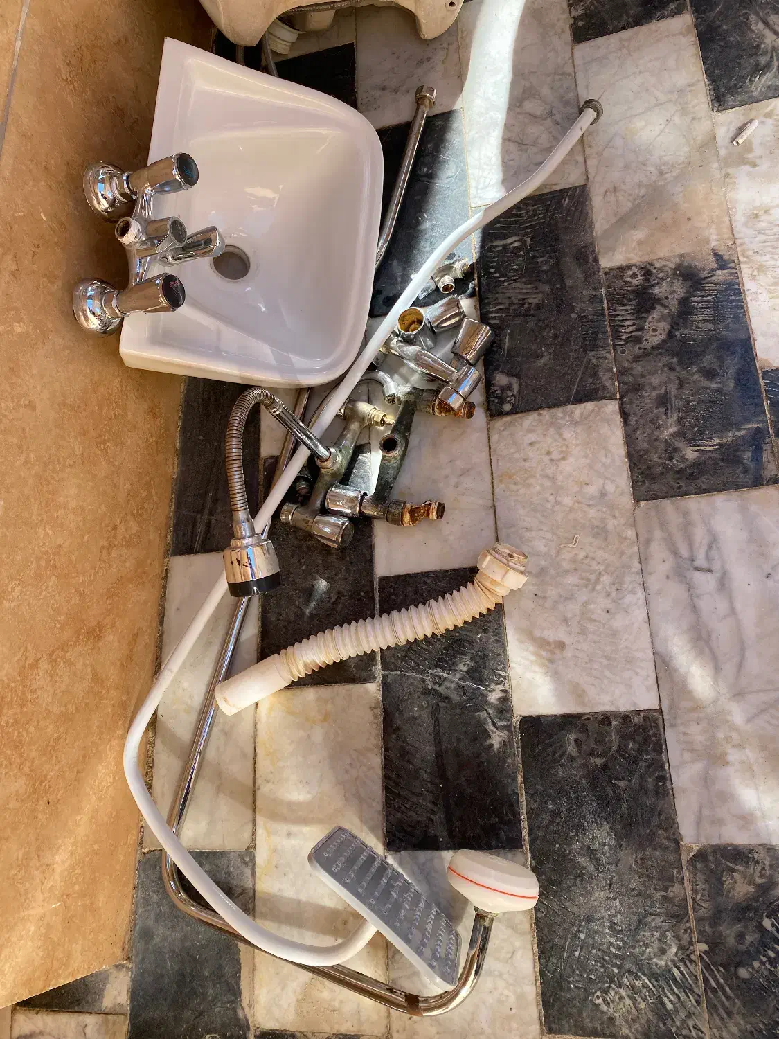 شیرالات دسته دو|لوازم سرویس بهداشتی|زاهدان, |دیوار