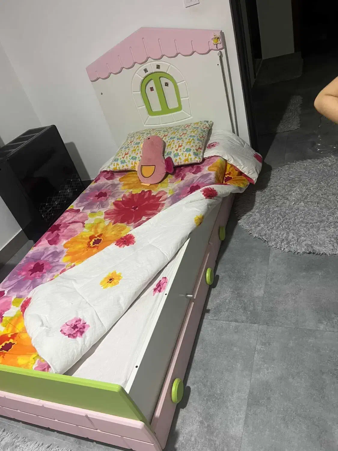 سرویس خواب نوجوان|تخت و سرویس خواب|نور, |دیوار