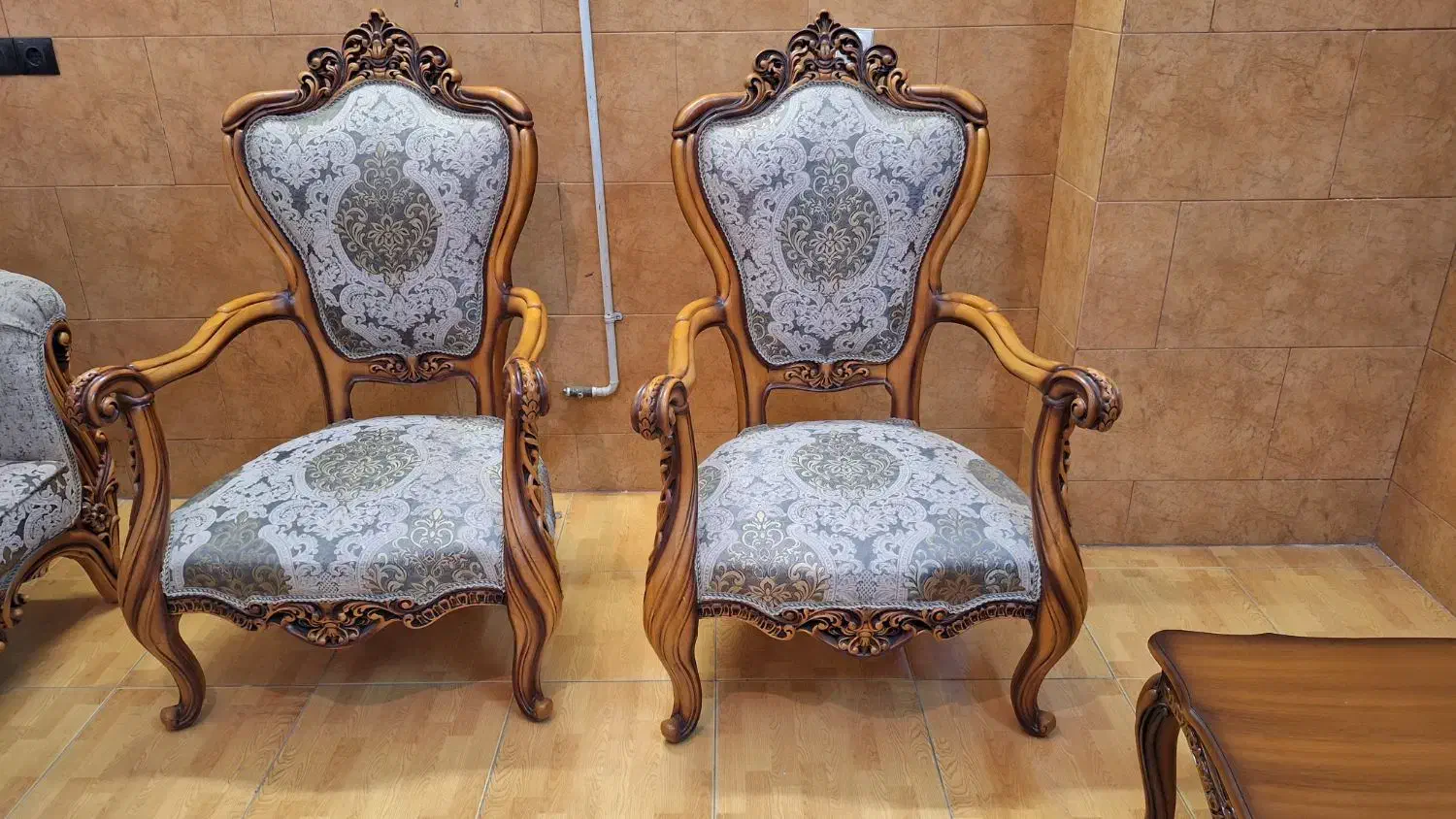 مبلمان نیم ست سلطنتی نونو|مبلمان خانگی و میز عسلی|کرج, پیشاهنگی|دیوار