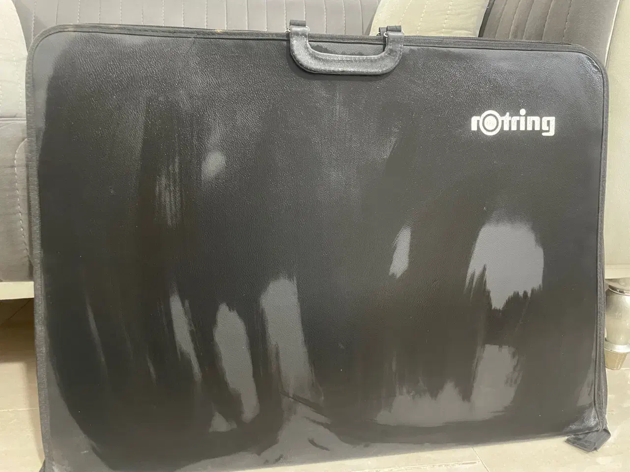 کیف مهندسی کاملا سالم|کیف، کفش، کمربند|پرند, فاز ۴|دیوار