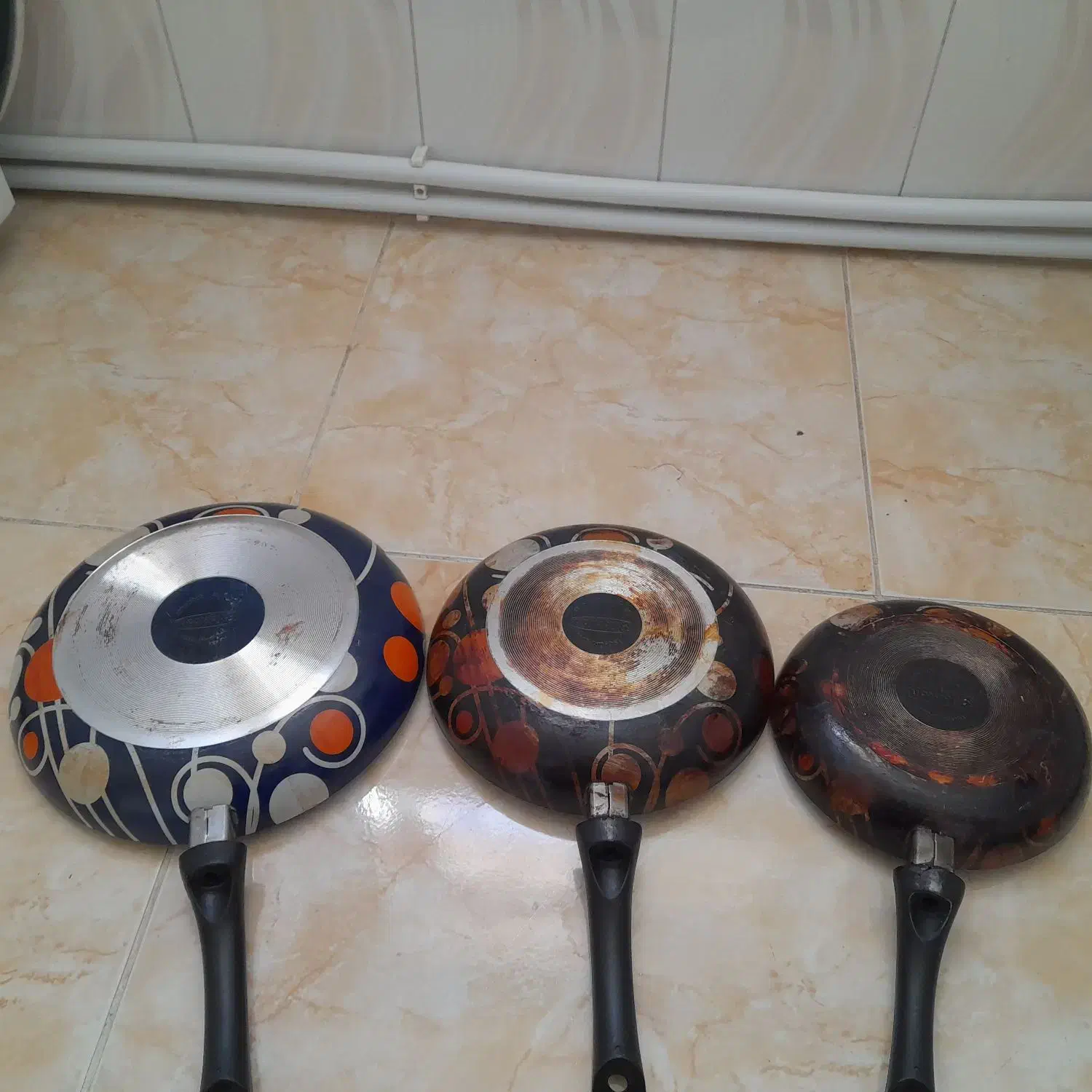 ماهی تابه|ظروف پختوپز|ایلام, |دیوار