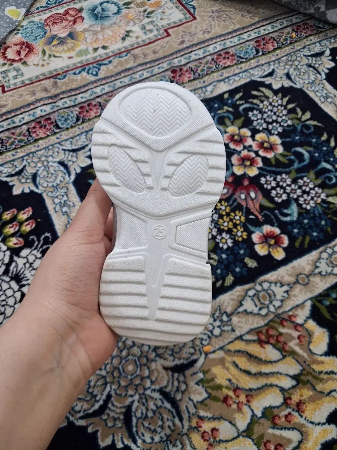 باتخفیف خوب کفش دوجفت نو بقیه درحد خیلی نو هستن|کفش و لباس بچه|مشهد, رده|دیوار