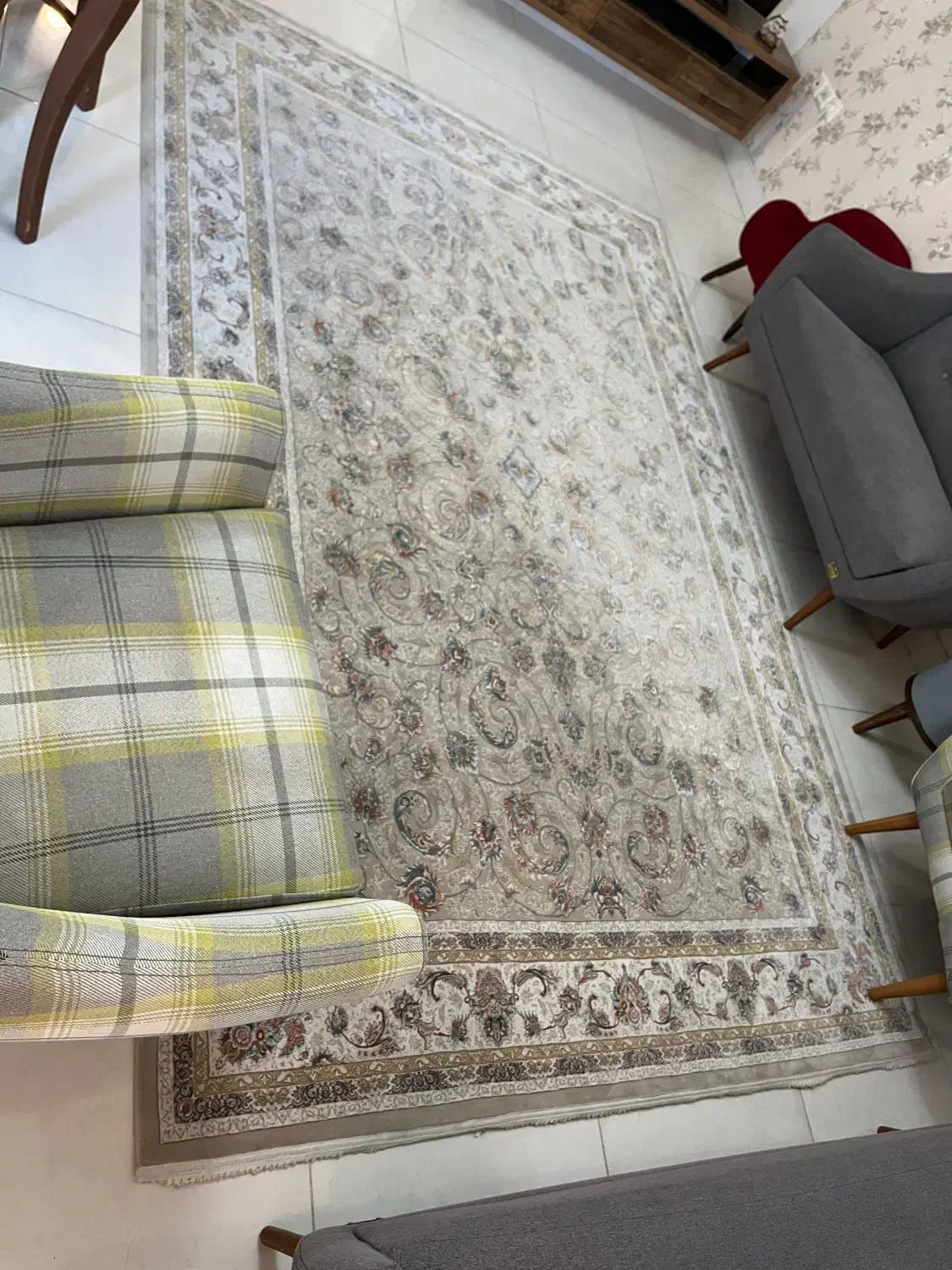 مبل هفت نفره به همراه پاف و کوسن|مبلمان خانگی و میز عسلی|رشت, شهرک شهید رجایی|دیوار