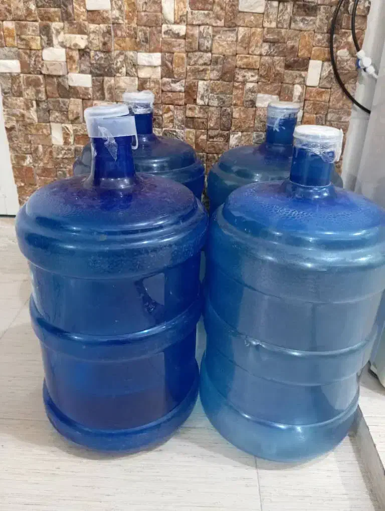 بطری آب|ظروف نگهدارنده، پلاستیکی، یک‌بارمصرف|بندرعباس, |دیوار