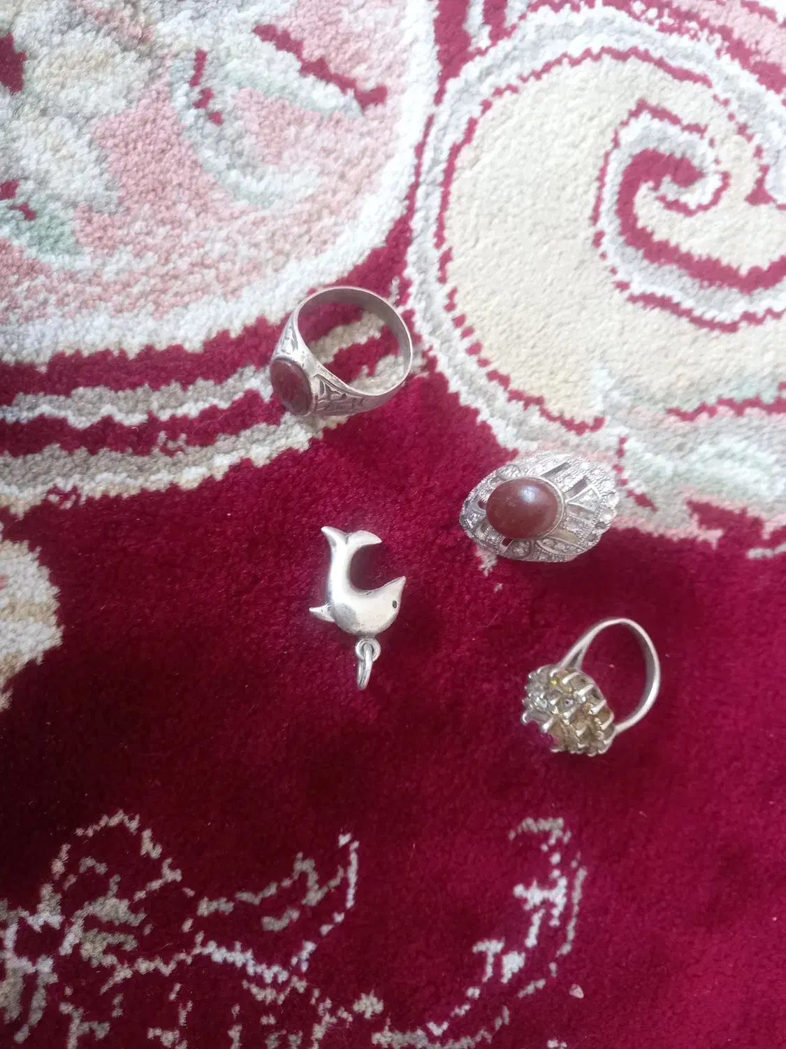 انگشتر نقره و گردنبد|جواهرات|بیجار, |دیوار