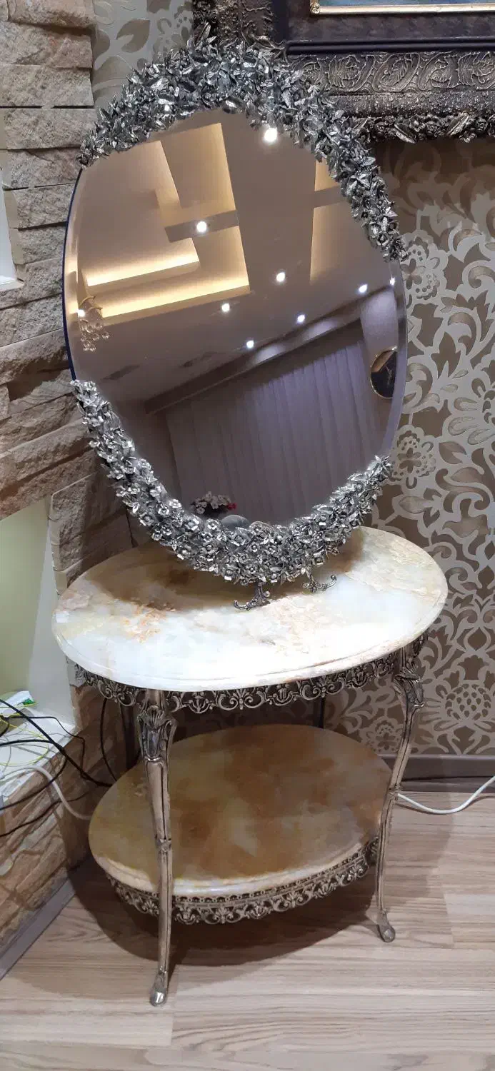 اینه با زیر میزی|مبلمان خانگی و میز عسلی|اردبیل, |دیوار