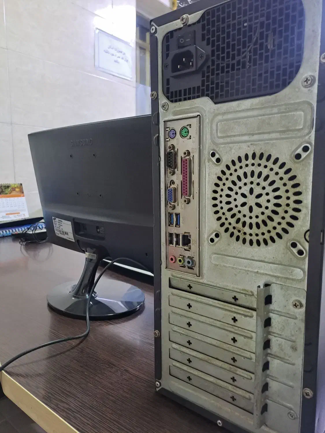 کیس و مانیتور سامسونگ و کیبورد|رایانه رومیزی|پیشوا, |دیوار