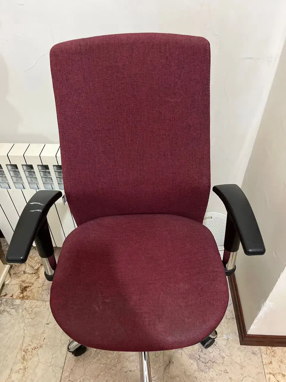 صندلی اداری کاملا تمیز و سالم|صندلی و نیمکت|دماوند, گیلاوند|دیوار