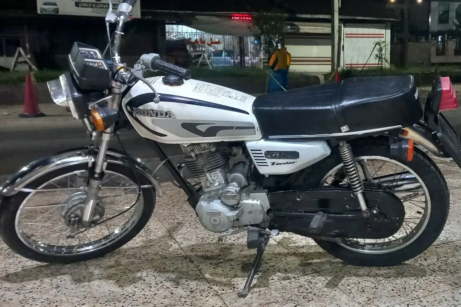 موتورسیکیلت هندا۱۲۵استارتی پارکینگی|موتورسیکلت|لشت نشا, |دیوار