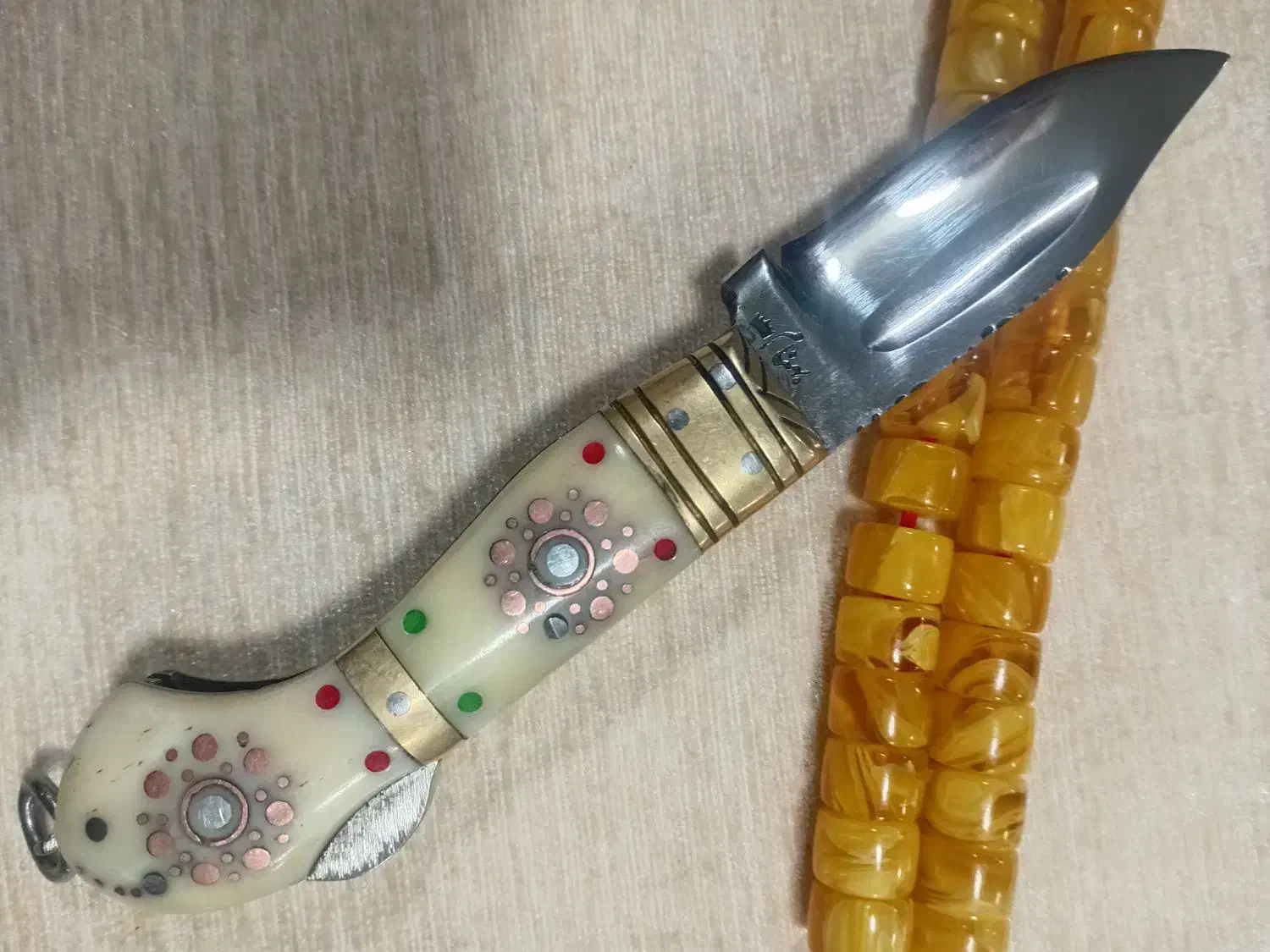 چاقو کلکسیونی|کلکسیون اشیاء عتیقه|سلماس, |دیوار