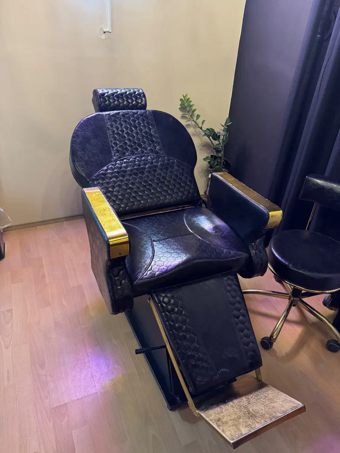 یونیت و ترالی و صندلی نو|آرایشگاه و سالن‌های زیبایی|مراغه, |دیوار