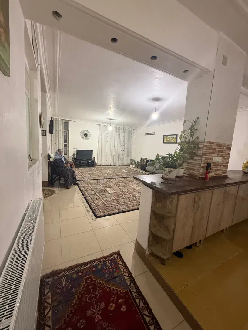 فروش ۳ خواب همکف ملکی سند تک برگ صدرا|فروش خانه و ویلا|صدرا-فارس, فاز ۲|دیوار