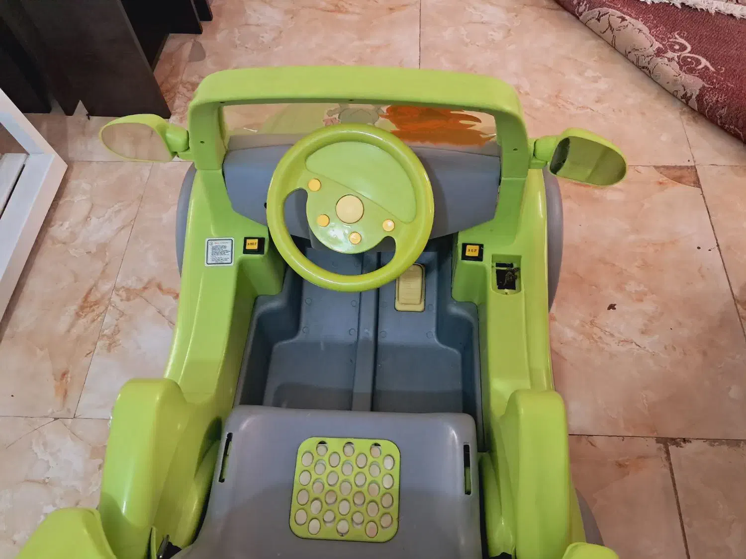 ماشین شارژی نو سالم|اسباب‌بازی بچه|پرند, فاز ۶|دیوار