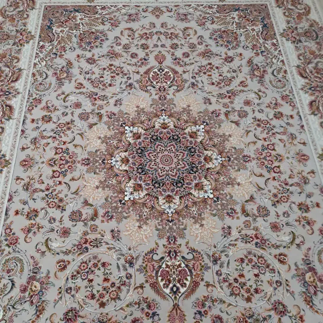 فرش ۹متری یکی رنگ زمینه نقره ای یکی رنگ زمینه کرم|فرش|ری, سیزده آبان|دیوار