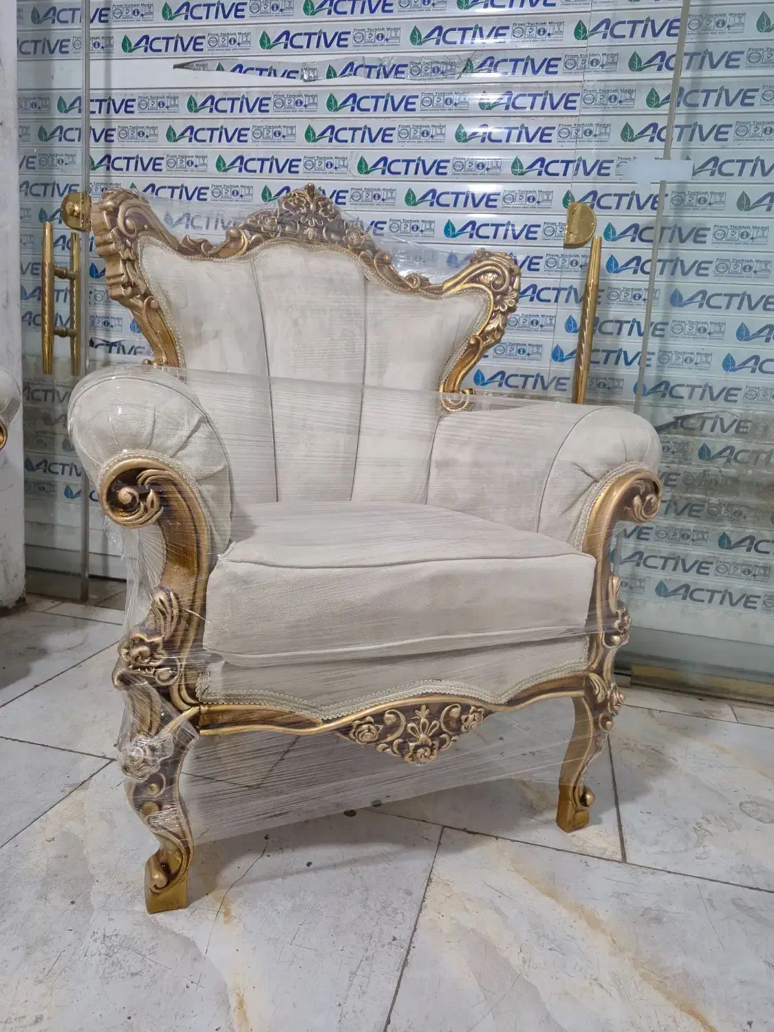 مبل سلطنتی ۷نفره بامیز وعسلی|مبلمان خانگی و میز عسلی|اندیشه, اندیشه فاز ۳|دیوار