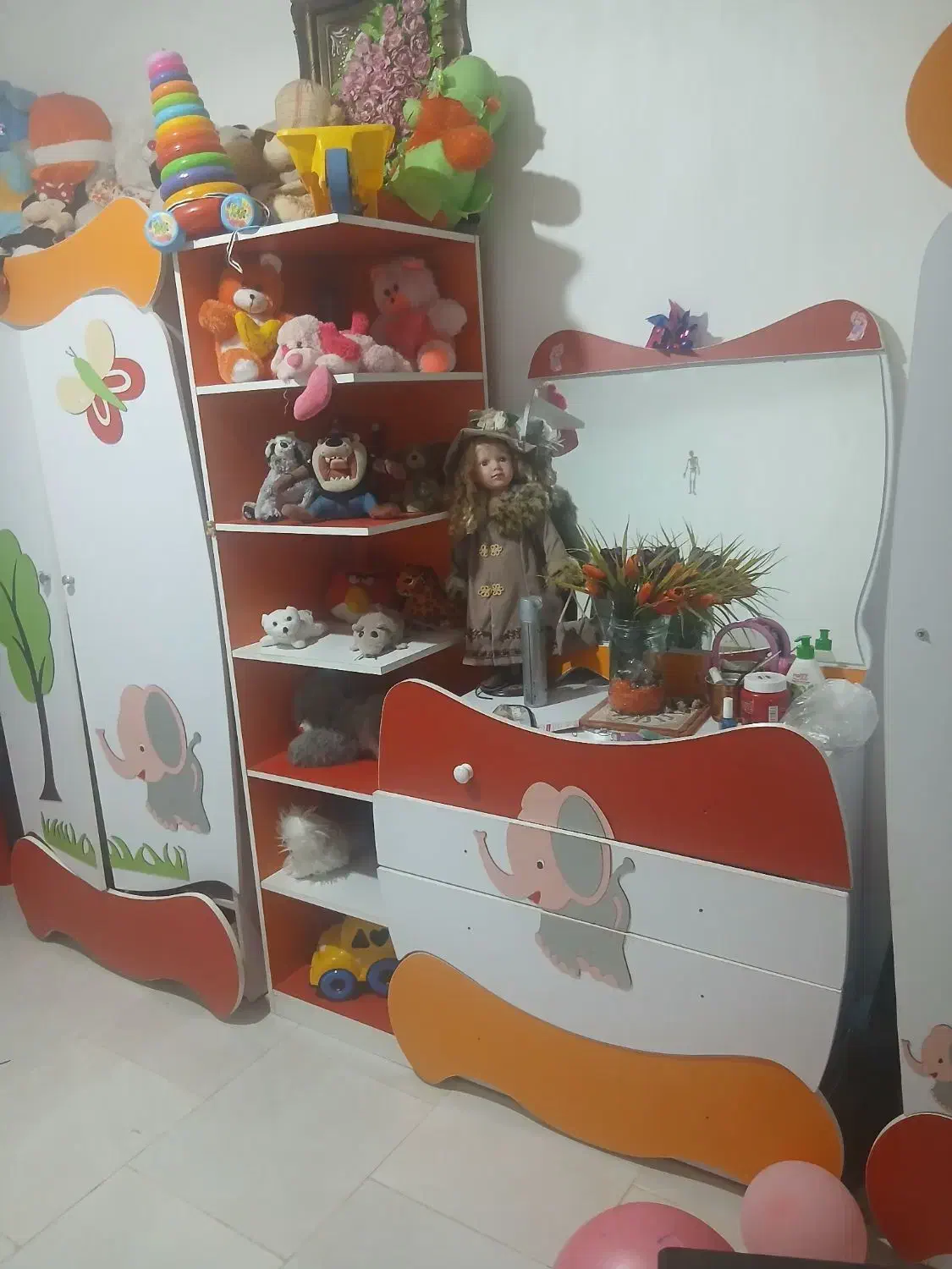 سرویس کودک|تخت و سرویس خواب|زرندیه, |دیوار