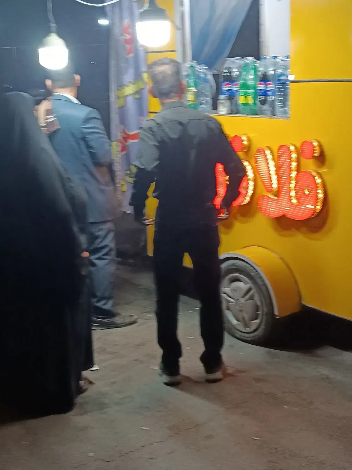 کانکس فلافلی سیار ب فروش می‌رسد با درآمد بالا|کافی‌شاپ و رستوران|نهاوند, |دیوار