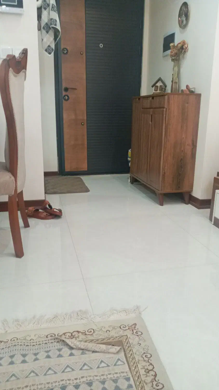 آپارتمان ۱۰۵ متری ۳ خوابه نوساز خ ۴۲